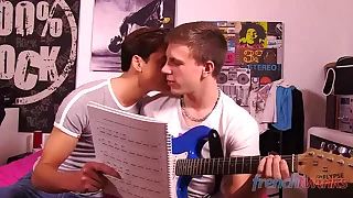 Guitar teacher carrying-on with my twink ass